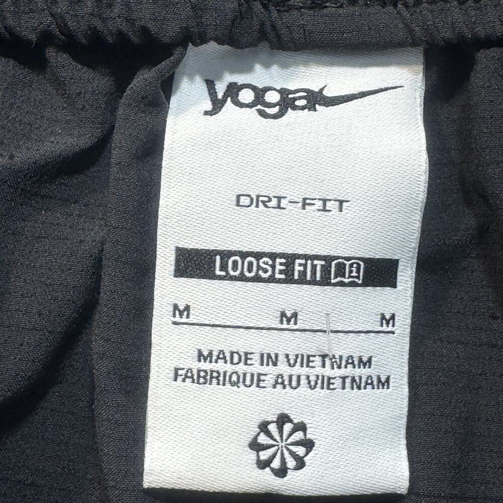 Nike Men's‎ Yoga Dri Fit Energy Board Shorts Sz M Black Brand New - Picture 2 of 8